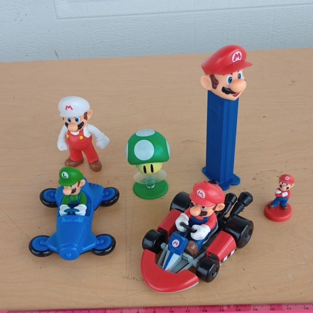 Nintendo Super Mario Brothers Mixed Lot